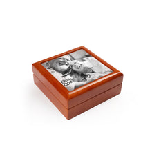 Lade das Bild in den Galerie-Viewer, Geschenkkästchen Holz inkl. Druck nach Kundenwunsch