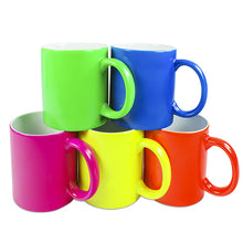 Lade das Bild in den Galerie-Viewer, Keramik-Tasse Neon inkl. Druck nach Kundenwunsch