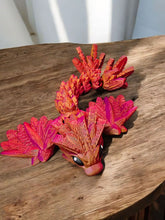 Lade das Bild in den Galerie-Viewer, 3D Baby Feder-Drache
