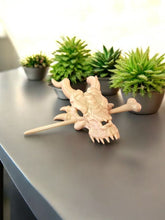 Lade das Bild in den Galerie-Viewer, 3D Haarschmuck Dragon
