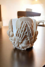 Lade das Bild in den Galerie-Viewer, 3D Teelichtglashalter &quot;3 Wise Skulls&quot;
