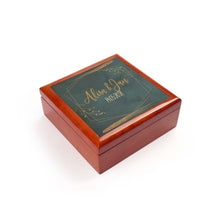 Lade das Bild in den Galerie-Viewer, Geschenkkästchen Holz inkl. Druck nach Kundenwunsch
